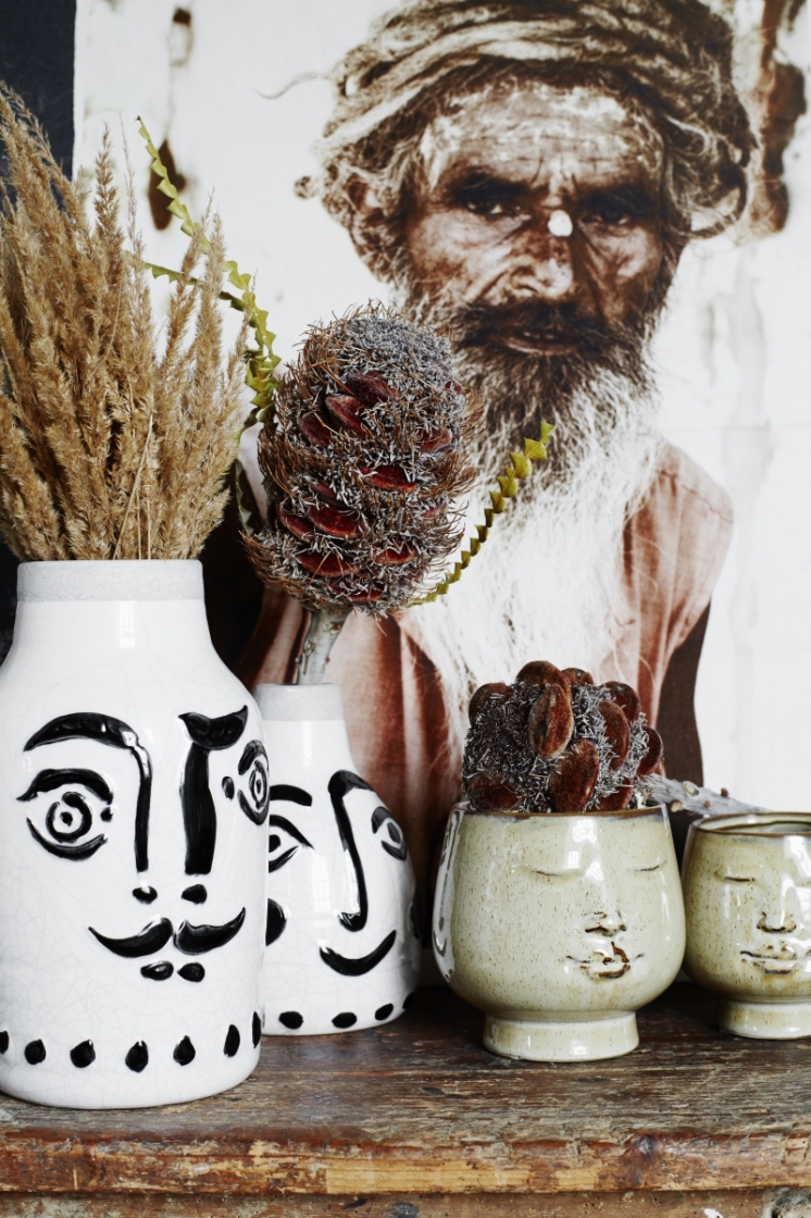 FLOWER POT W FACE IMPRINT BEIGE BROWN