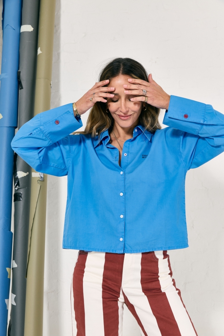 LA CAMISA BLUE