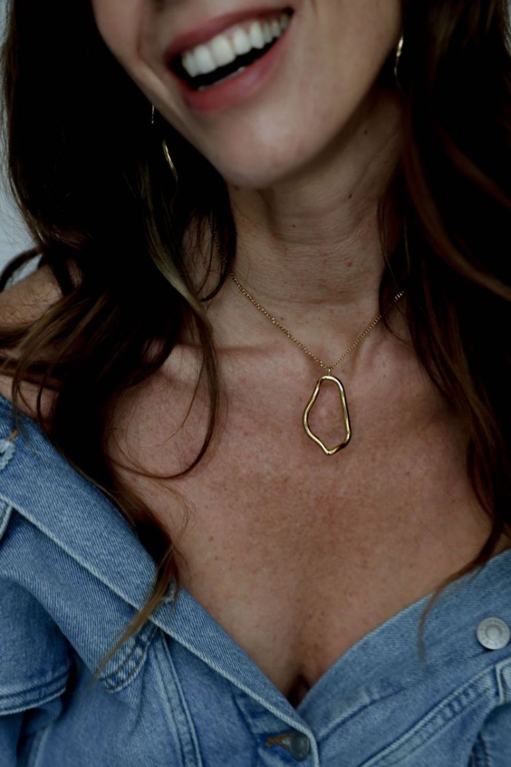 CORALIE  GOLD