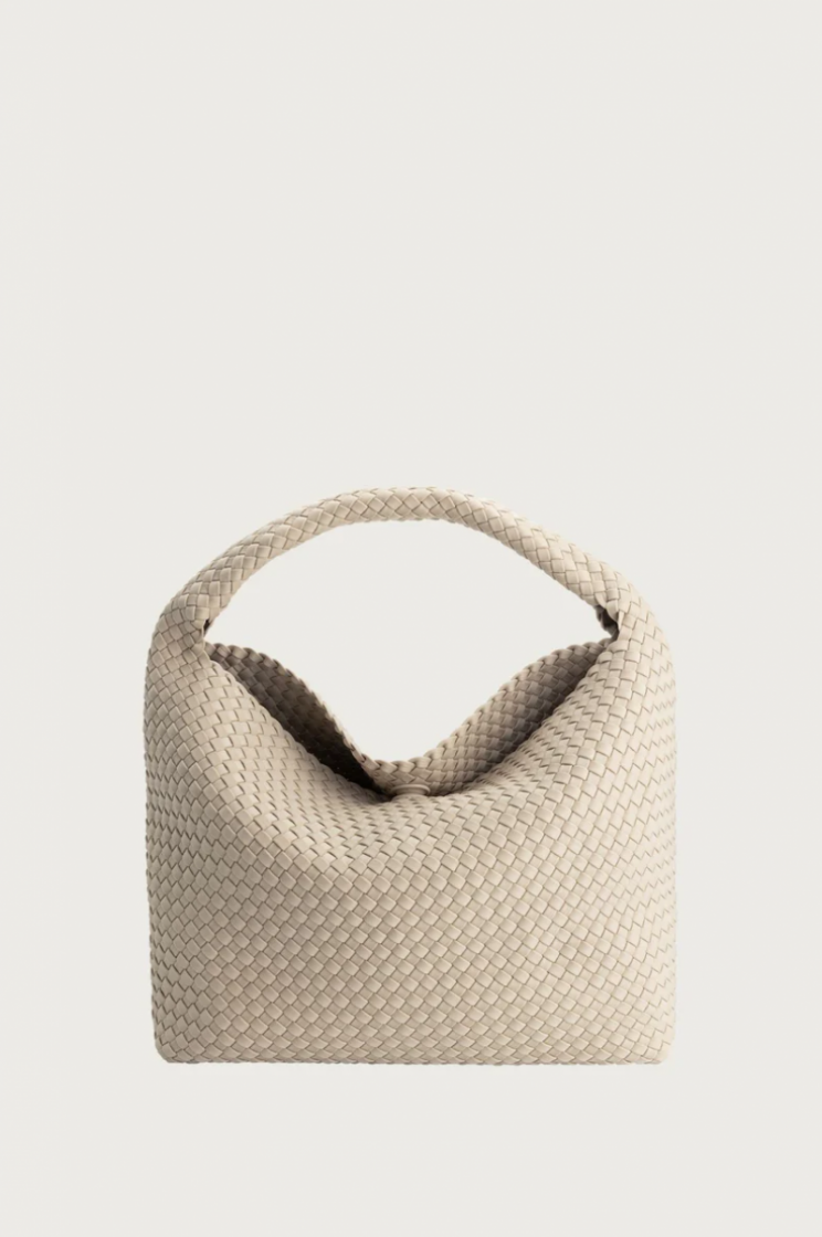 LARGE BUCKET NO TAN LINES