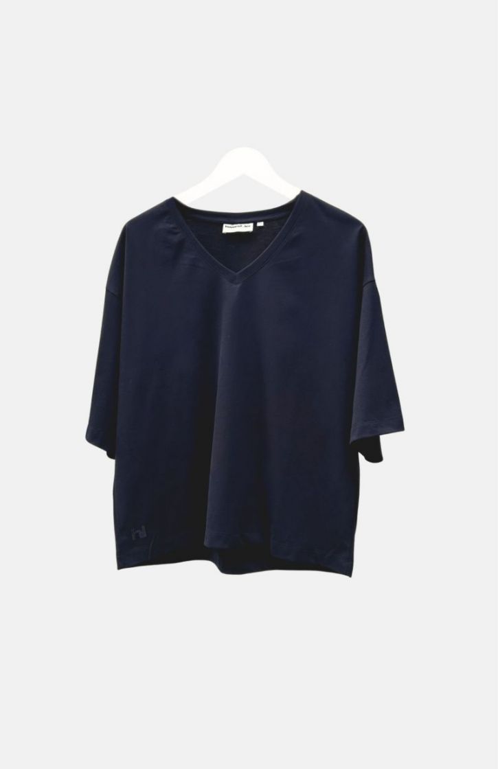 RAE V-NECK BLACK