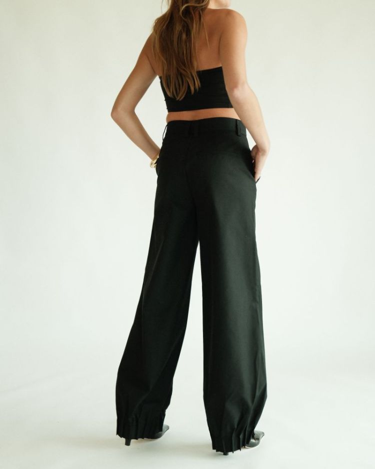 LOUANASW BLACK