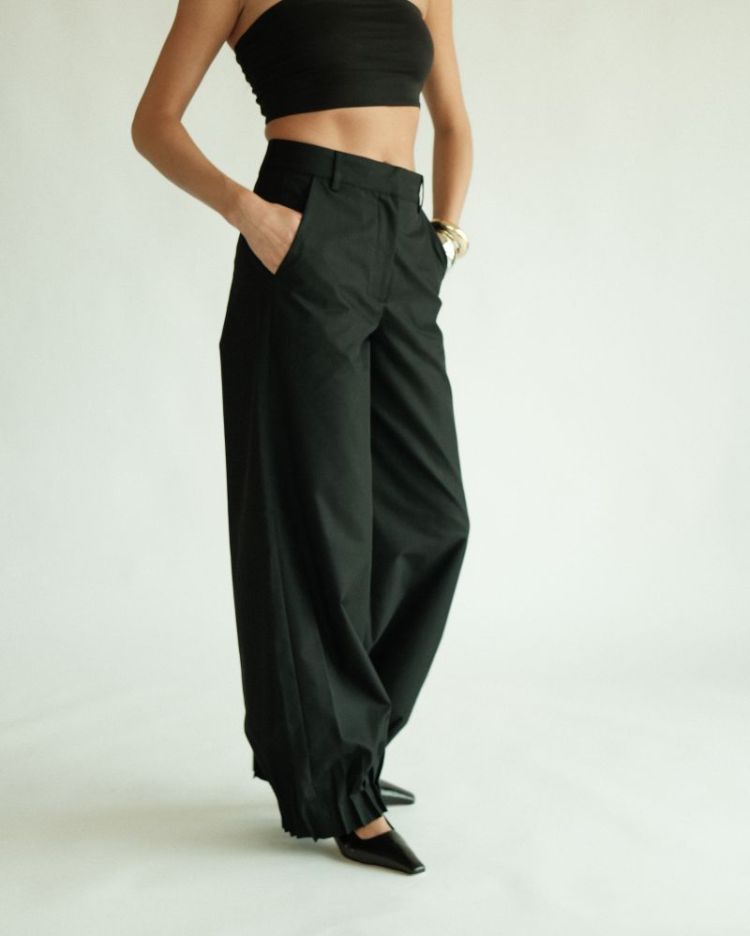 LOUANASW BLACK