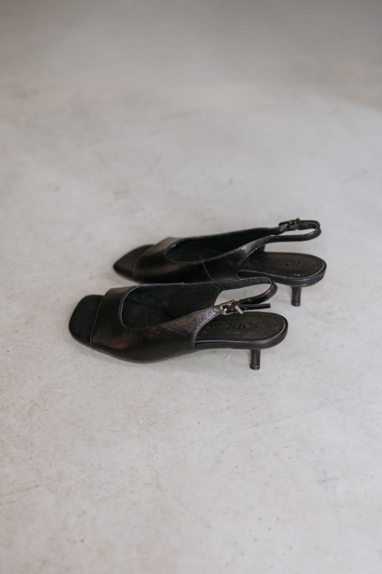 AMIESW BLACK