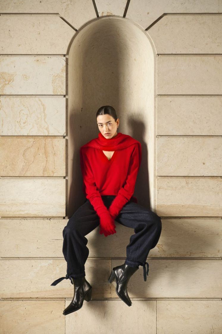 RUTHIE RED AURA