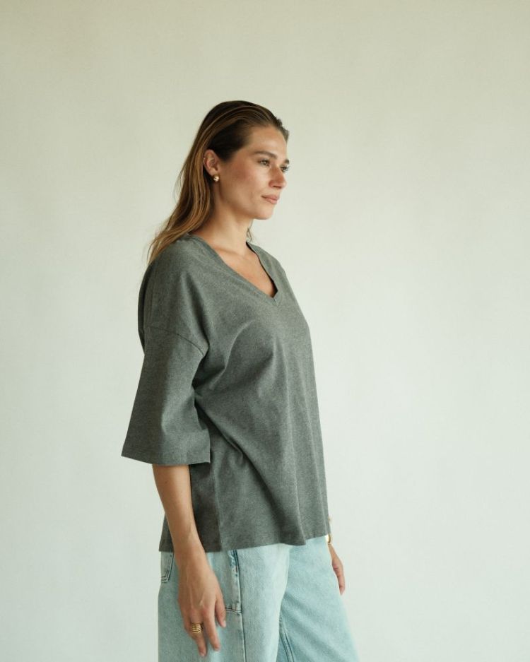 RAE DEEP V DARK GREY MELAN