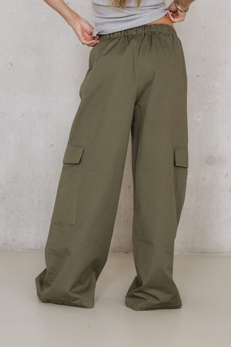 CAMELIA KHAKI
