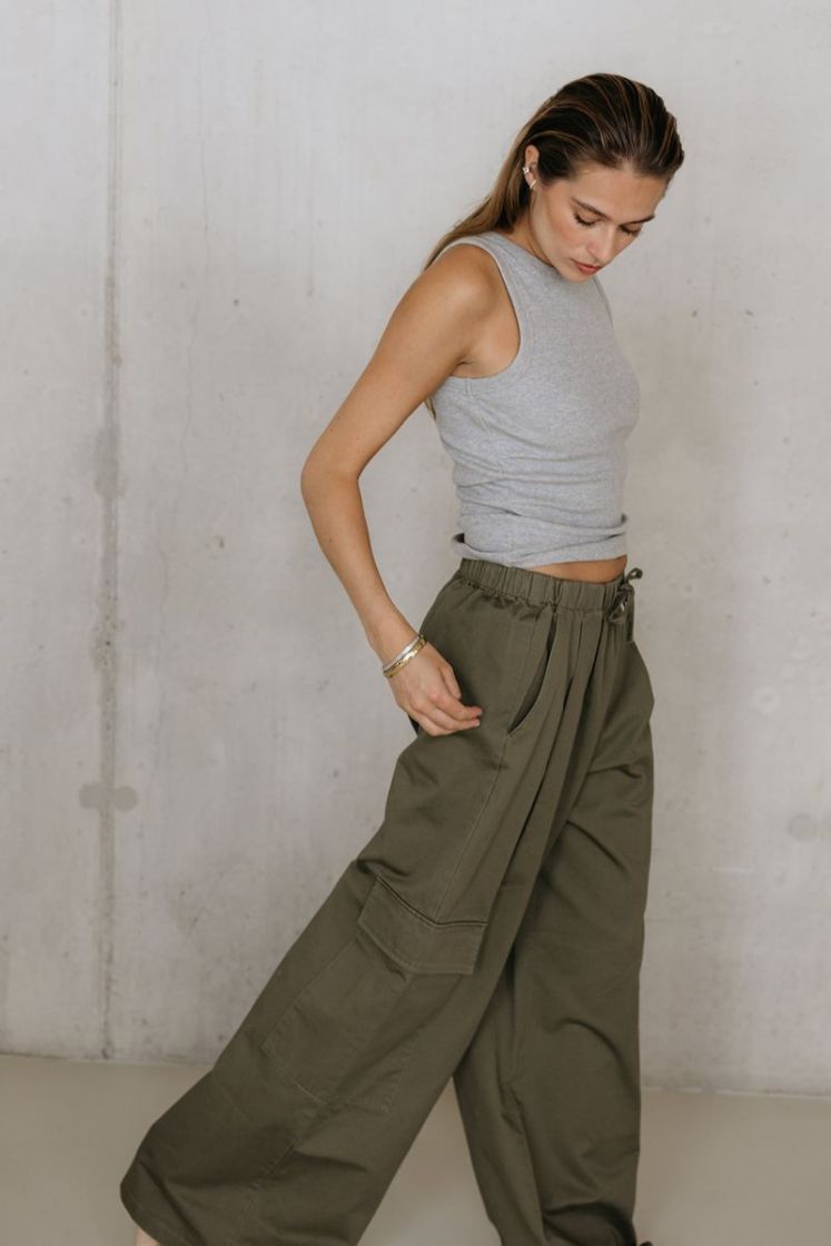 CAMELIA KHAKI
