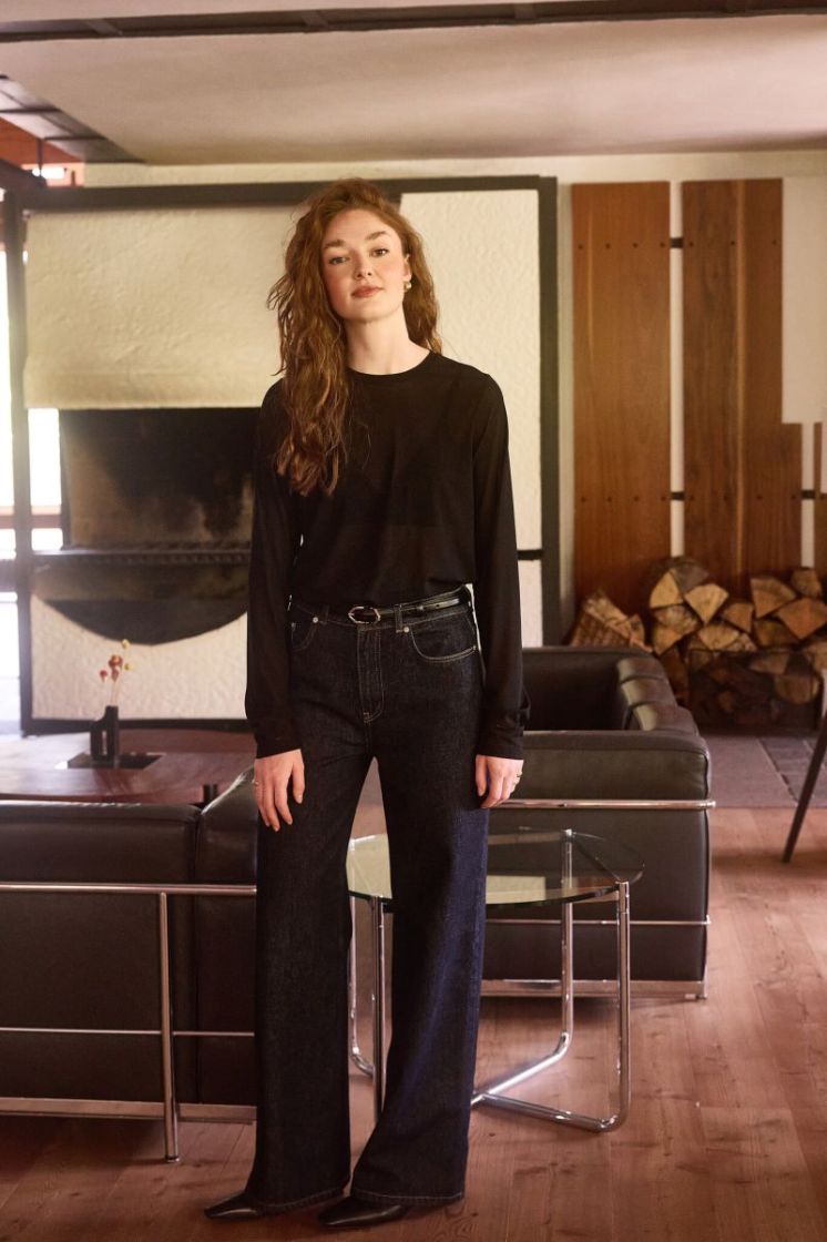 LOES BLACK